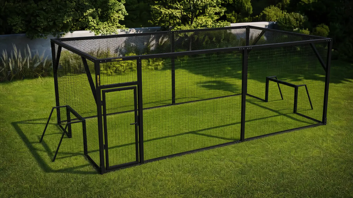Football Box 9x4,5m - zamknięte mini boisko piłkarskie z bramkami i furtką w ogrodzie