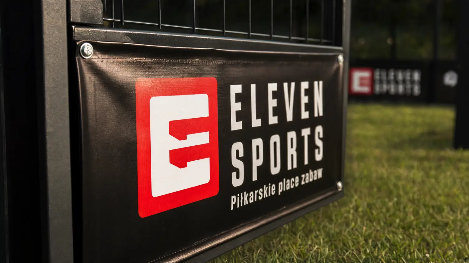 Król Strzelców - zbliżenie bandy reklamowej z możliwością brandingu klubu lub sponsora