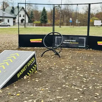 Rampa Basket Goool i Football Ring z personalizowanymi bandami - jesienna realizacja strefy piłkarskiej.
